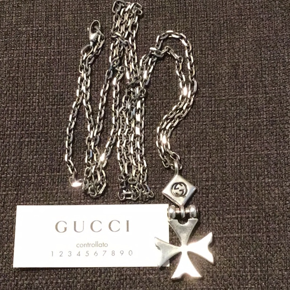GUCCI Sterling Silver Maltese Cross With Chain w/box and pouch